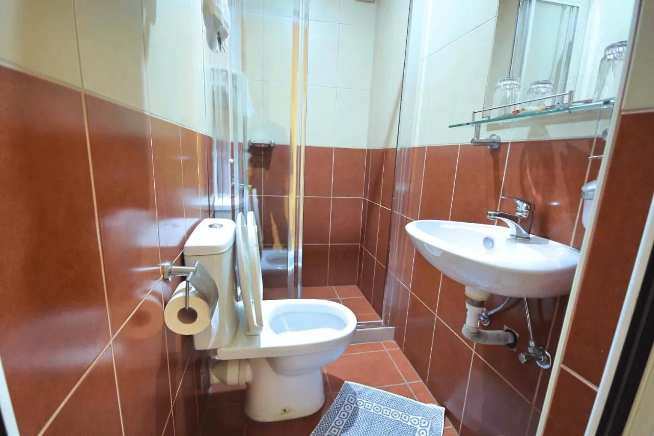 Mirabello Hotel Heraklion  2*, Heraklion (Crete)