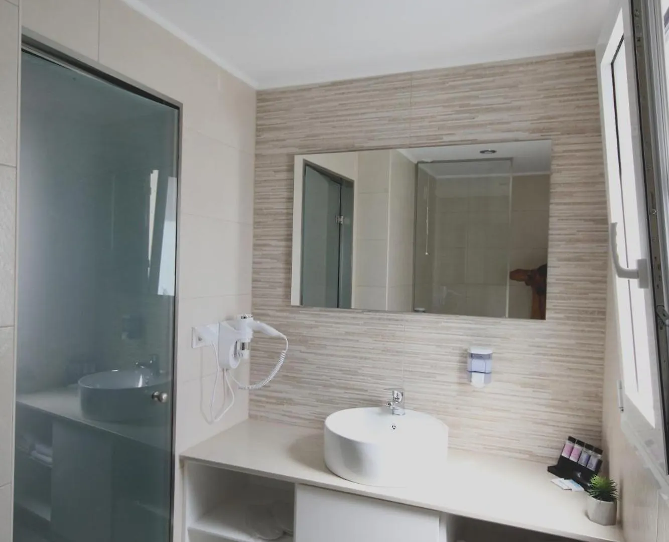 Mirabello Hotel Heraklion  2*, Heraklion (Crete)